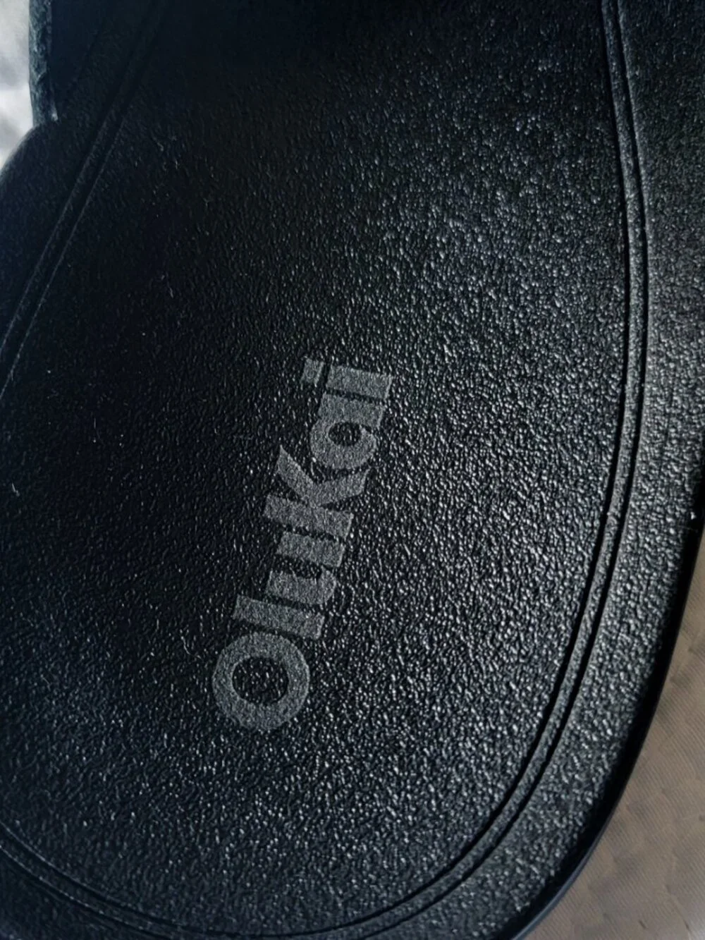 OluKai sandals size 9, Hoʻopio Mele